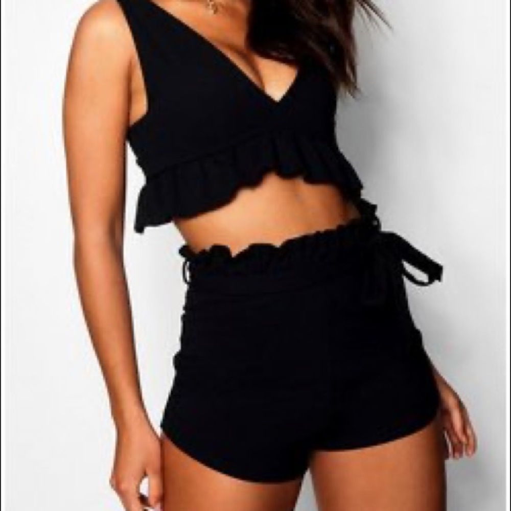 Boohoo paper bag short set & ruffle crop top
